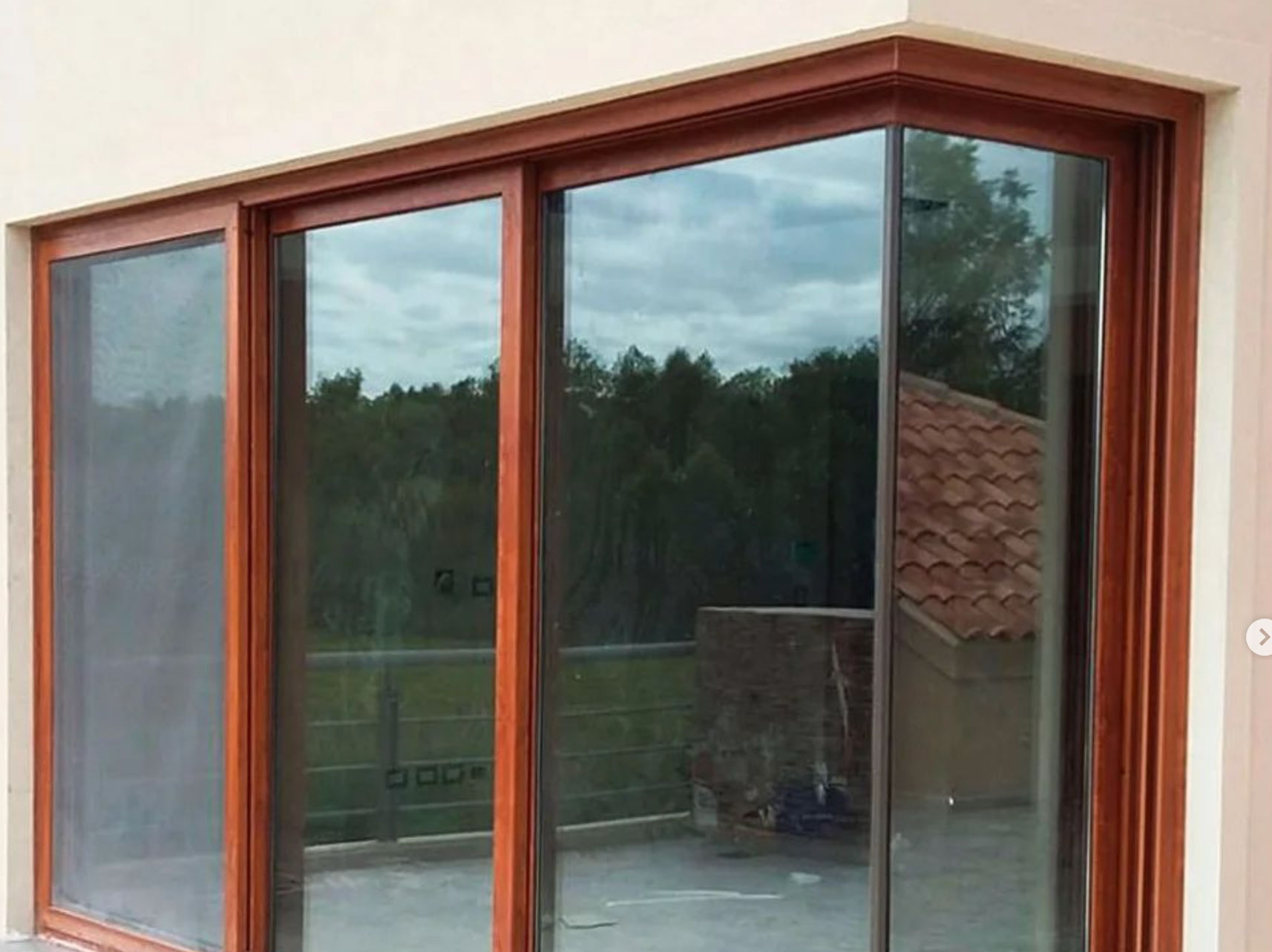 Multi cerramientos de calidad en Livenza Spazio Urbano en Canning 